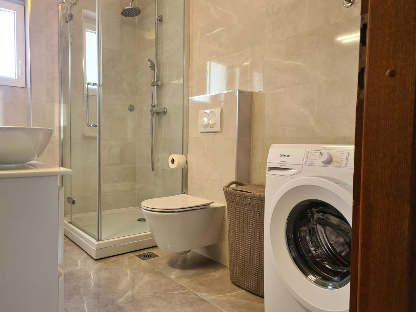 Apartments Jelena Supetar - Four Apartments - A Small House With A Private Yard - Two-Room Apartment With A Sea View - Studio Apartment - Two-Room Apartment With Garden View- Free Parking ภายนอก รูปภาพ