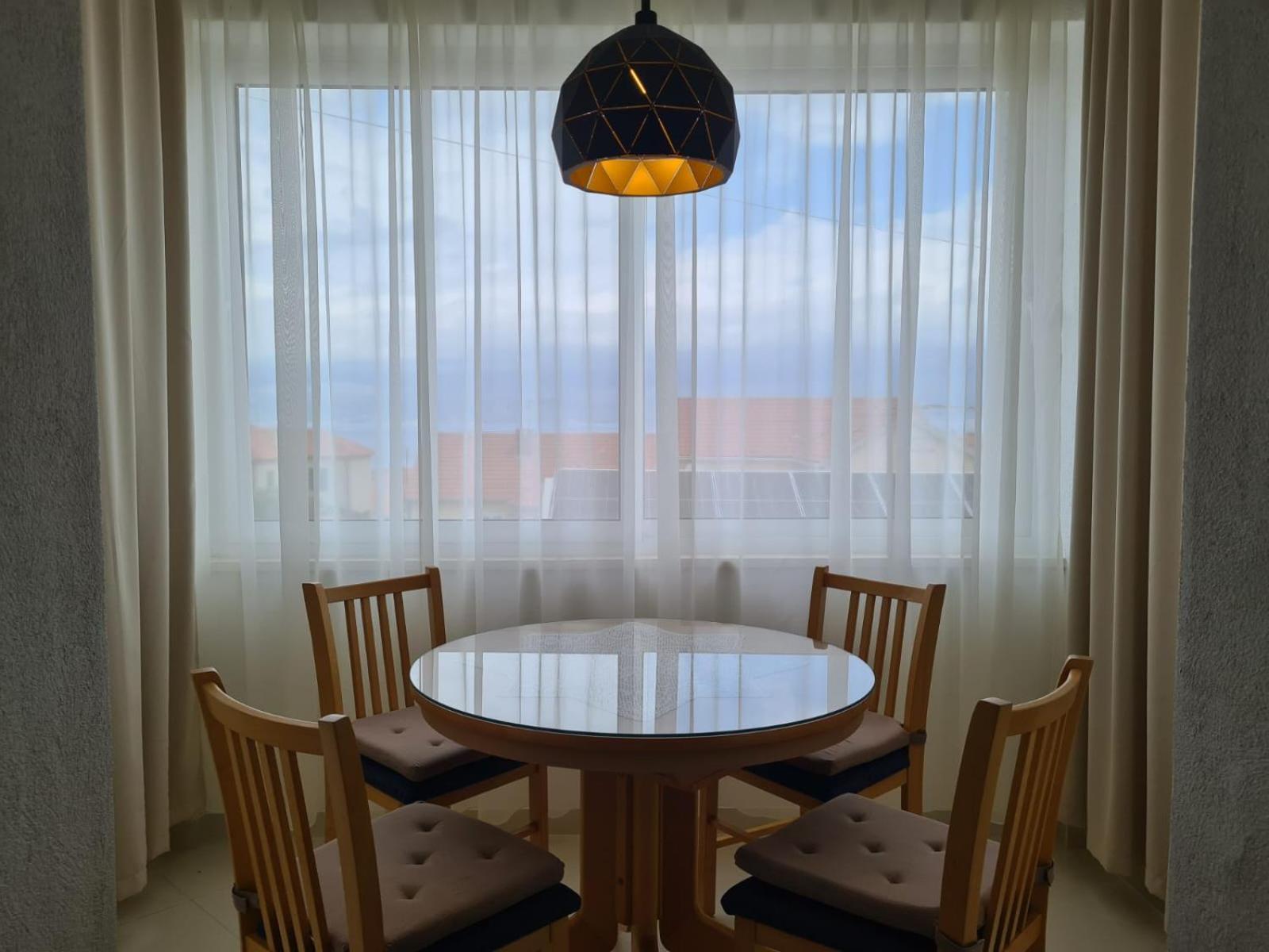 Apartments Jelena Supetar - Four Apartments - A Small House With A Private Yard - Two-Room Apartment With A Sea View - Studio Apartment - Two-Room Apartment With Garden View- Free Parking ภายนอก รูปภาพ