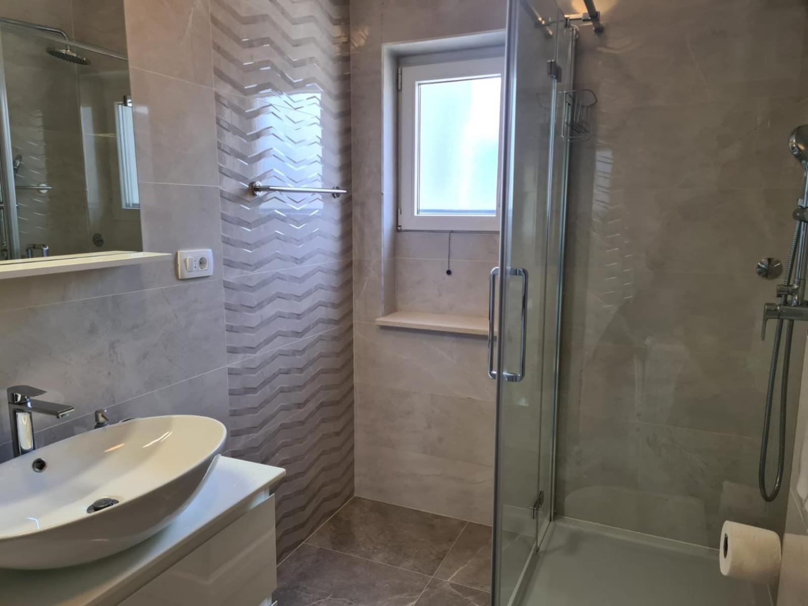 Apartments Jelena Supetar - Four Apartments - A Small House With A Private Yard - Two-Room Apartment With A Sea View - Studio Apartment - Two-Room Apartment With Garden View- Free Parking ภายนอก รูปภาพ
