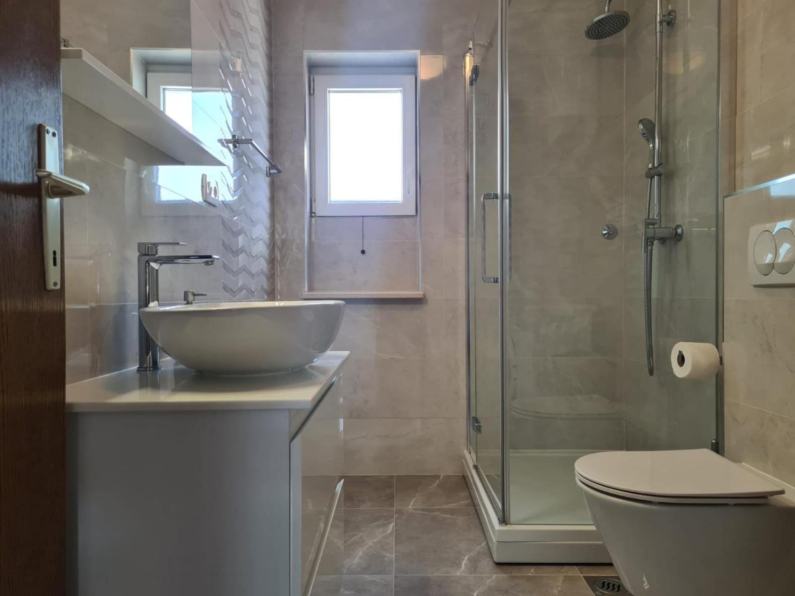 Apartments Jelena Supetar - Four Apartments - A Small House With A Private Yard - Two-Room Apartment With A Sea View - Studio Apartment - Two-Room Apartment With Garden View- Free Parking ภายนอก รูปภาพ