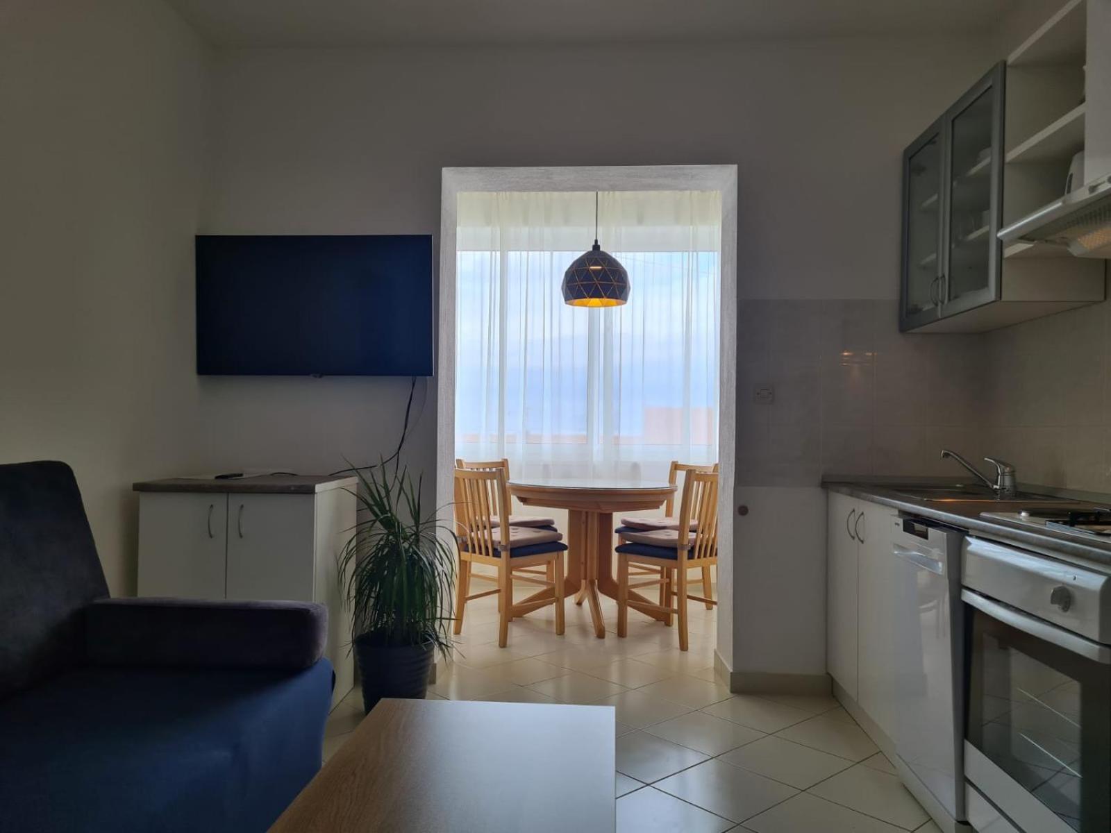 Apartments Jelena Supetar - Four Apartments - A Small House With A Private Yard - Two-Room Apartment With A Sea View - Studio Apartment - Two-Room Apartment With Garden View- Free Parking ภายนอก รูปภาพ