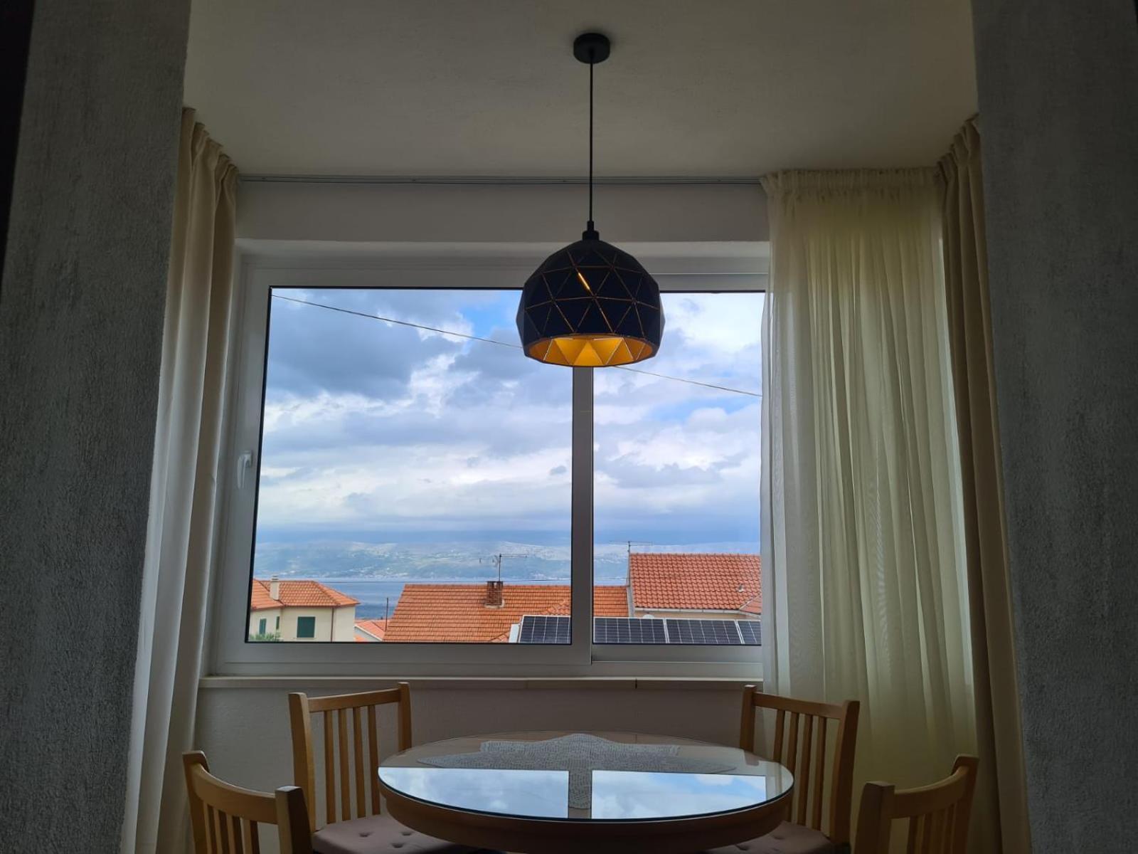 Apartments Jelena Supetar - Four Apartments - A Small House With A Private Yard - Two-Room Apartment With A Sea View - Studio Apartment - Two-Room Apartment With Garden View- Free Parking ภายนอก รูปภาพ