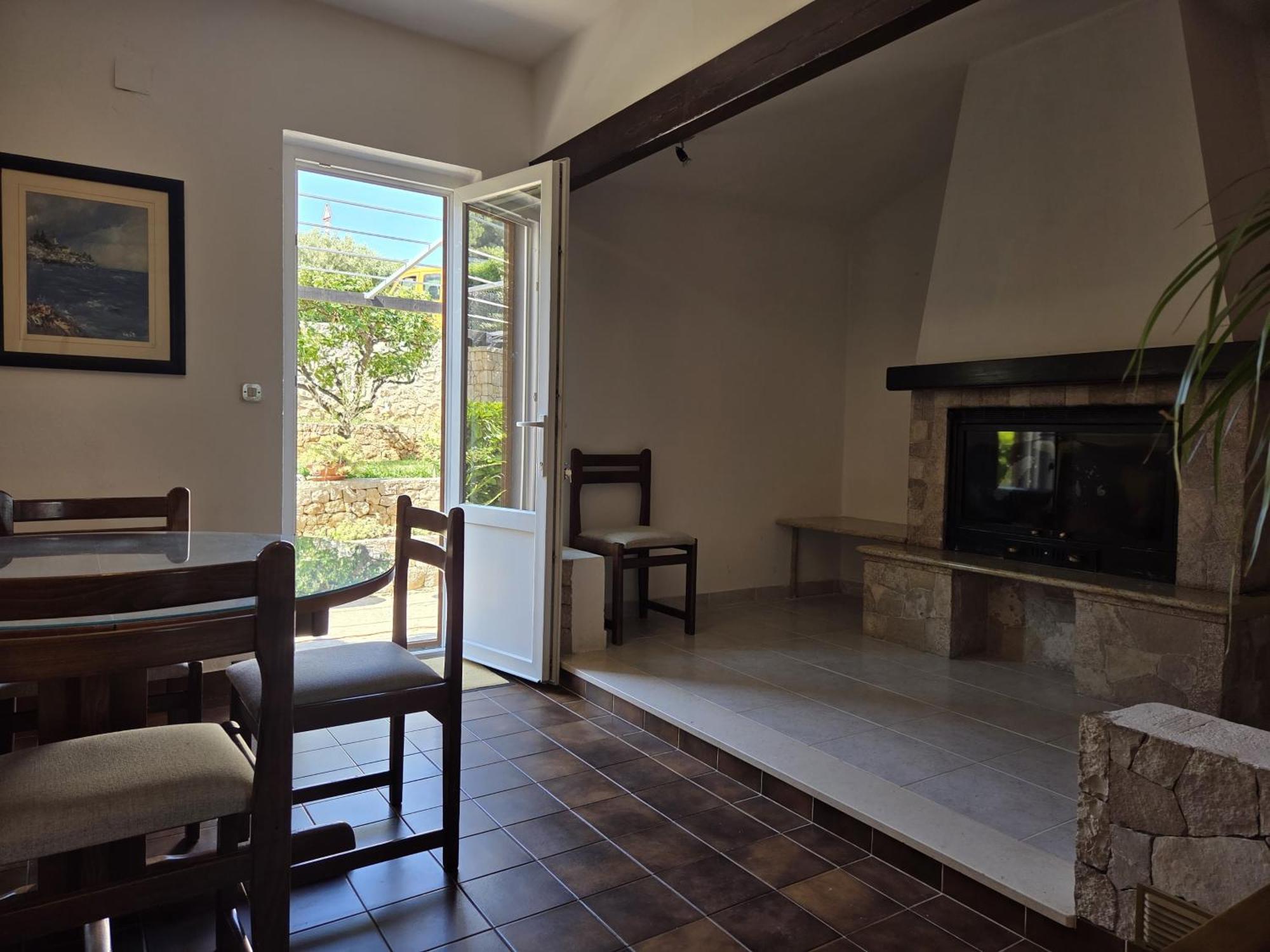 Apartments Jelena Supetar - Four Apartments - A Small House With A Private Yard - Two-Room Apartment With A Sea View - Studio Apartment - Two-Room Apartment With Garden View- Free Parking ภายนอก รูปภาพ